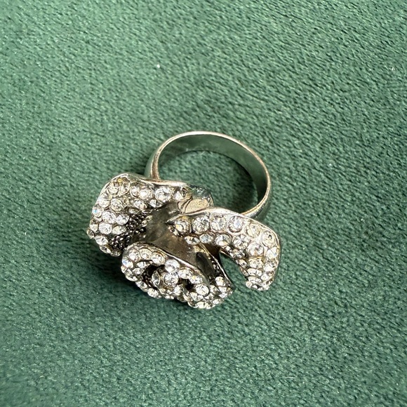 Rhinestone Rose Cocktail Ring - Picture 3 of 5